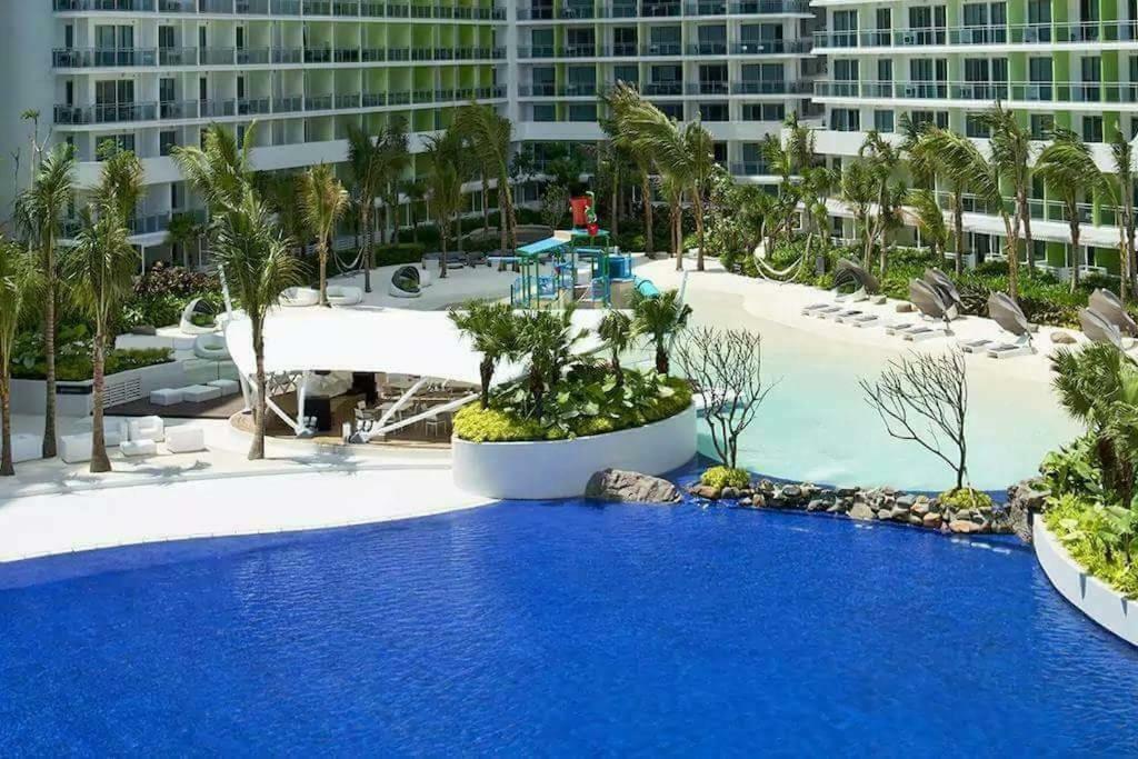 Azure Urban Resort Maui Unit Manilla Buitenkant foto