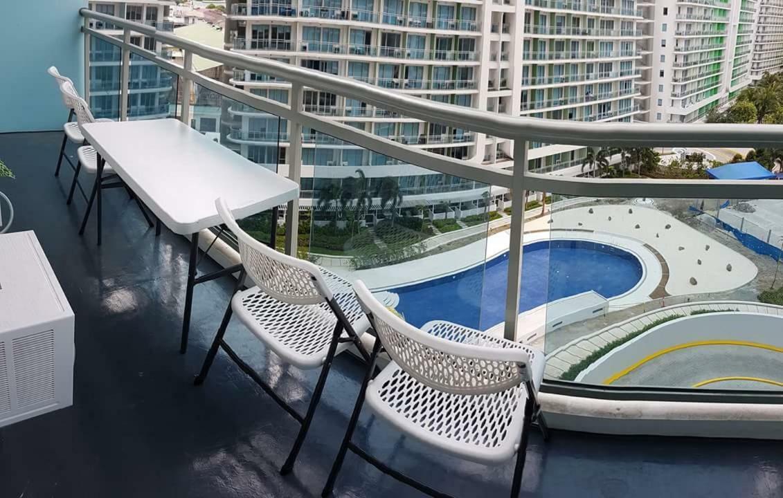 Azure Urban Resort Maui Unit Manilla Buitenkant foto